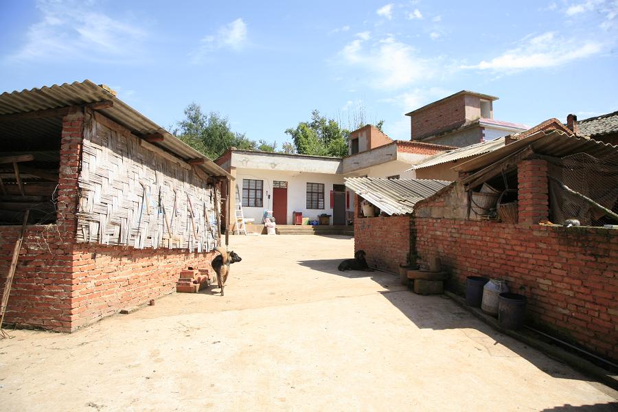 團田村(雲南昆明市安寧市連然鎮下轄村)