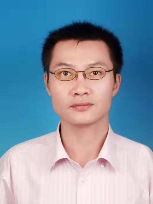 王芳明(海南省瓊中縣旅遊和文化廣電體育局黨組成員、副局長)