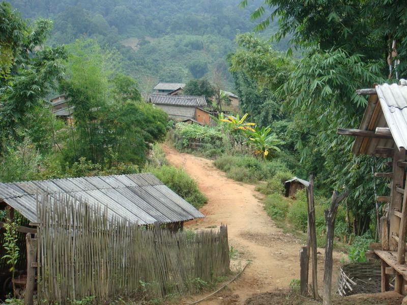 老寨自然村(德宏潞西市芒市鎮象滾塘村委會下轄村)