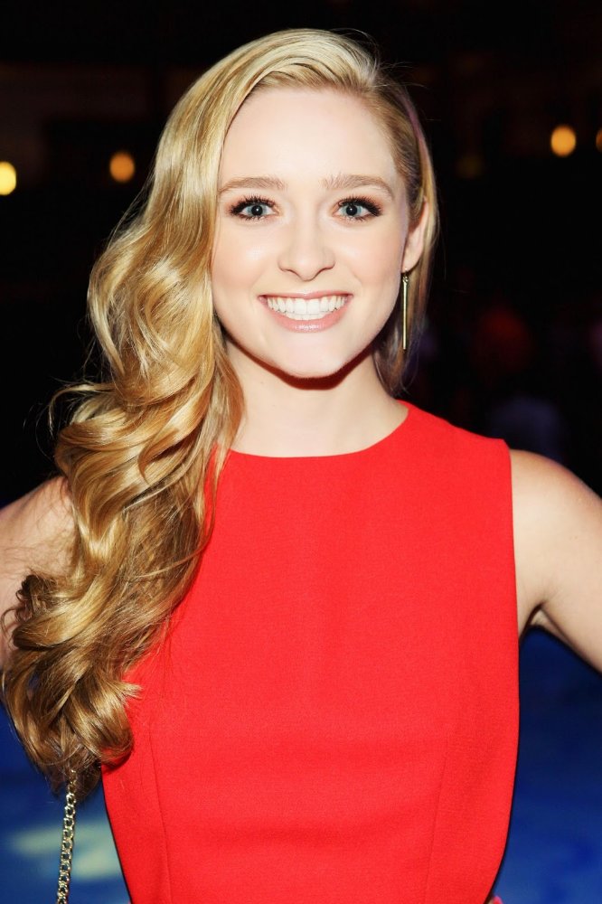 格里爾·格拉默(Greer Grammer)