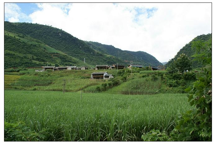 蠻關河村