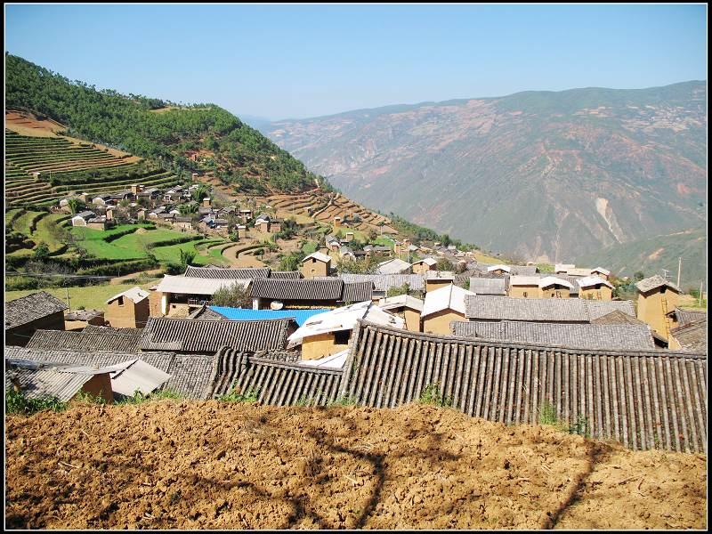 大龍潭村(雲南霑益縣盤江鎮轄村)