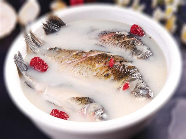 鮮美鯽魚湯