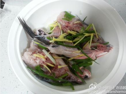 花鰱魚頭燉豆腐