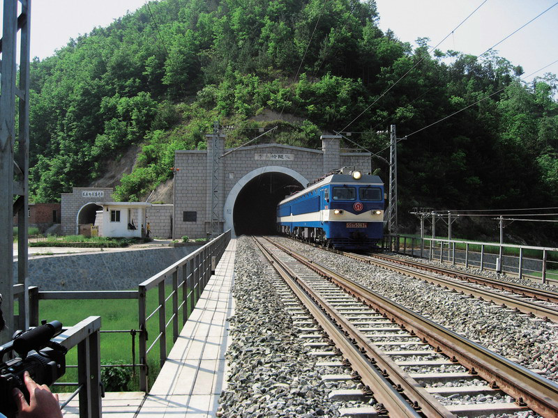 東秦嶺隧道