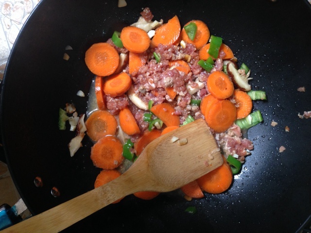 胡蘿蔔肉末燜飯