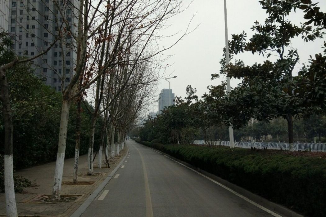 何瑚路