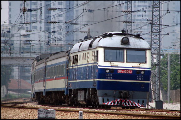 東風11型機車(DF11)