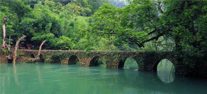 楓香鴛鴦湖村