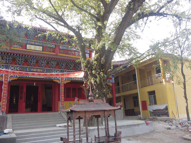 李境村五卦山白雲庵