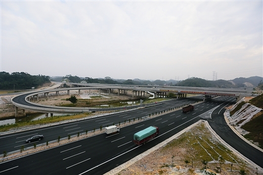 欽州—東興高速公路組成段欽州—防城港高速公路，茅嶺立交橋