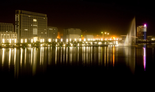 鐵嶺新區夜景（鐵嶺市市政府大樓）