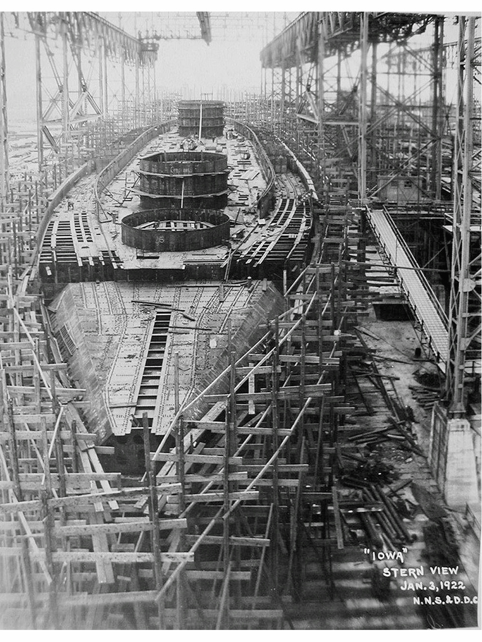 愛荷華號戰列艦建造中