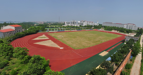 鐘祥一中塑膠運動場