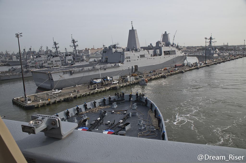 諾福克海軍基地中的聖安東尼奧級