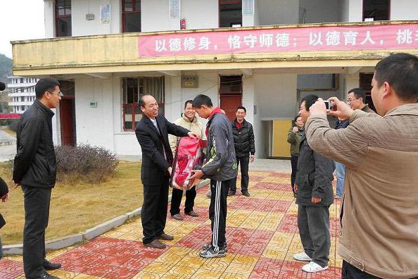 楊華濤(山東省棲霞市金山鄉黨委秘書兼文化站長)