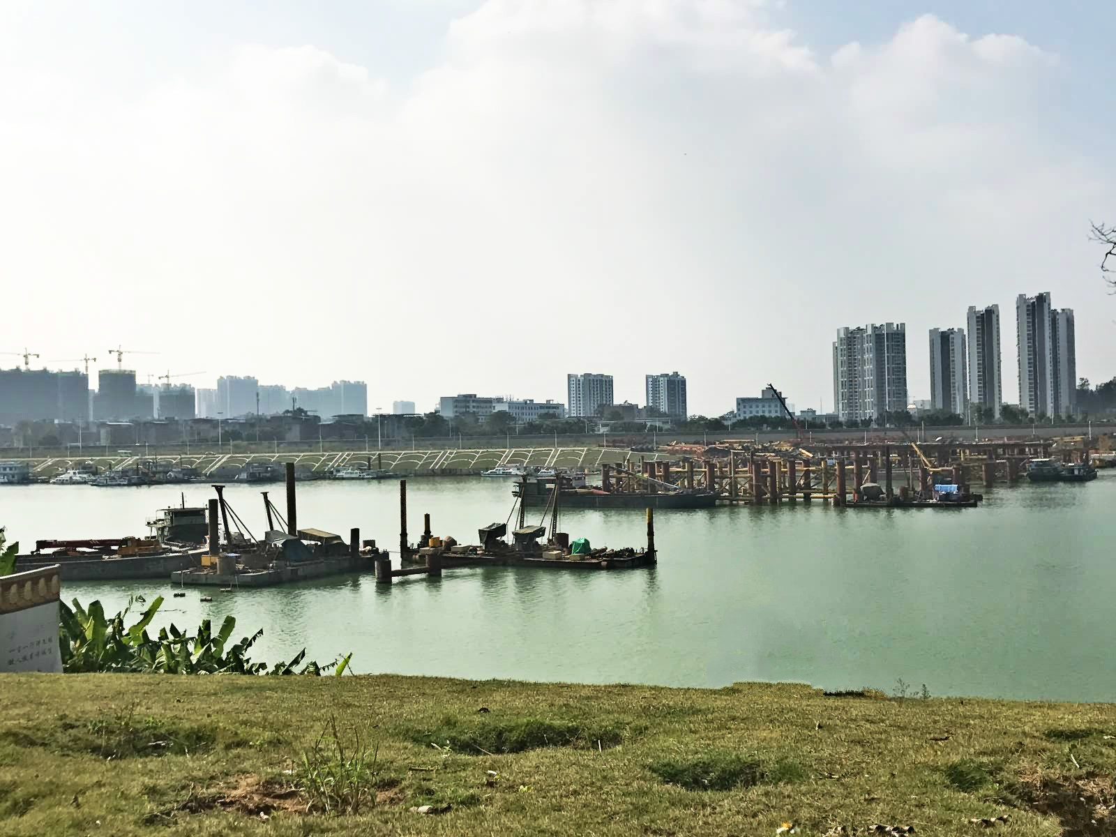 在建中的鳳凰嶺大橋