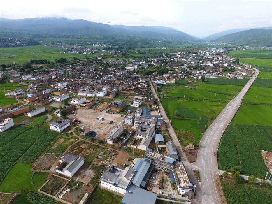 寺登村(雲南省劍川縣沙溪鎮下轄行政村)