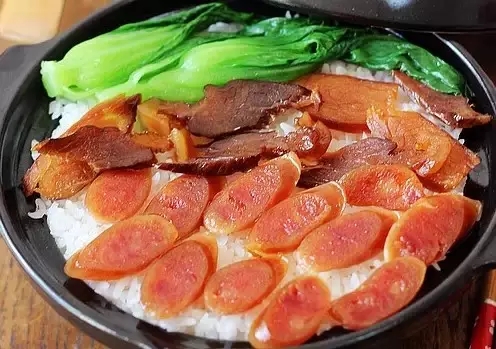 廣式腊味煲仔飯