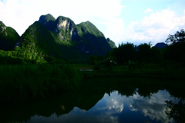 靈池山