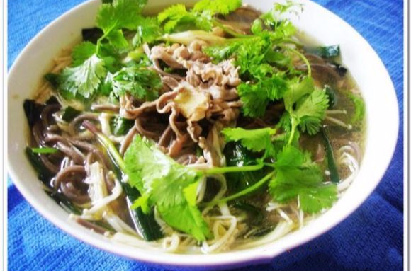 金針菇羊肉蕎麥麵