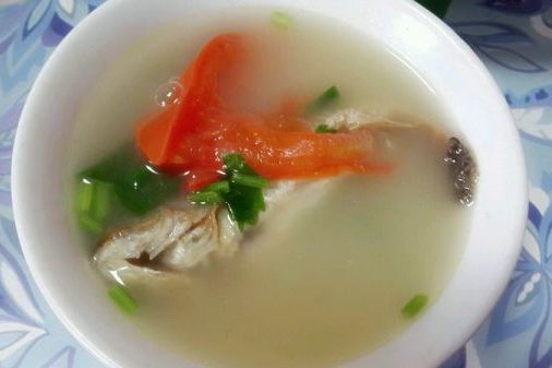 胡蘿蔔鯽魚菜乾湯