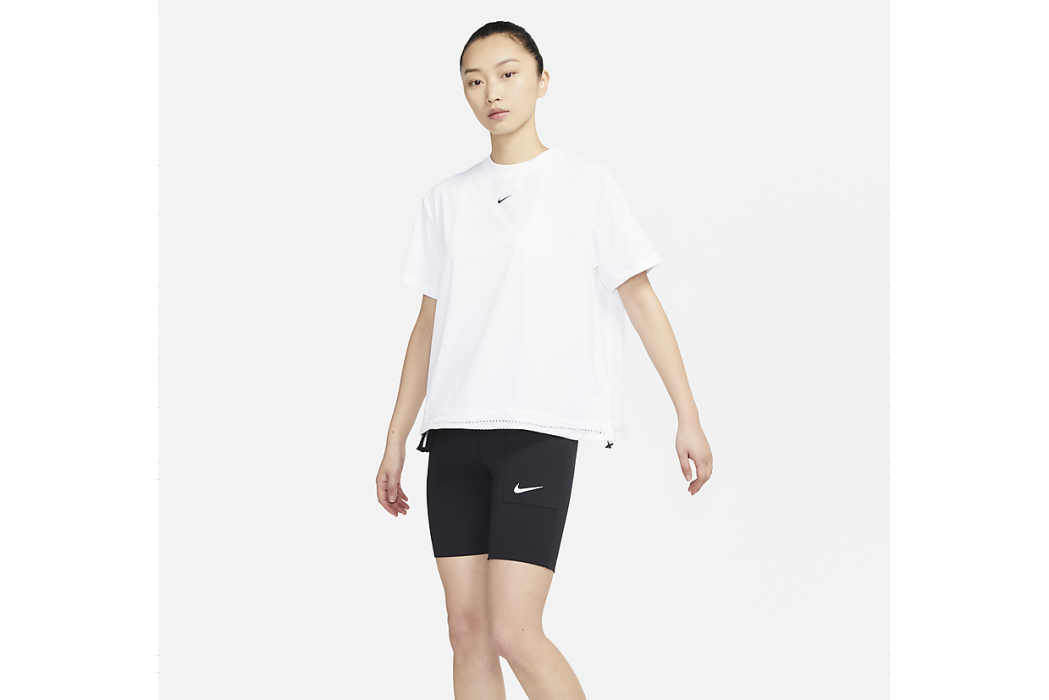 Nike Sportswear Tech Pack 女子短袖上衣