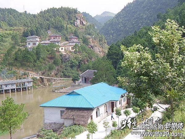 長鋪村(安徽省安慶市懷寧縣高河鎮長鋪村)