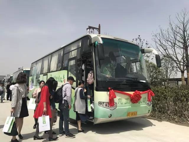 旅遊專線車