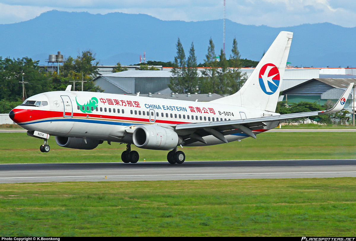 東航雲南B737-700（標塗）客機