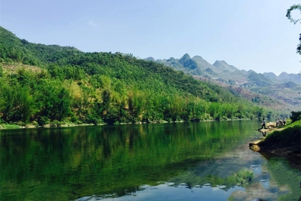 萬峰湖鎮