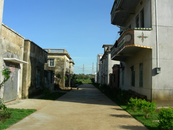 西邊村(廣東湛江市麻章區麻章鎮下轄村)