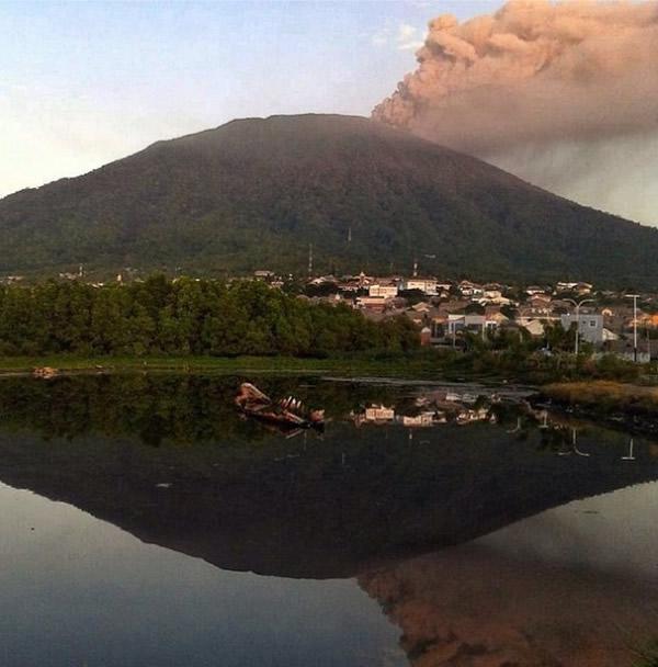 伽馬拉馬火山