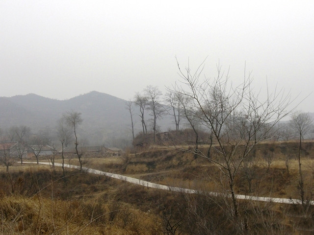 東紅山村