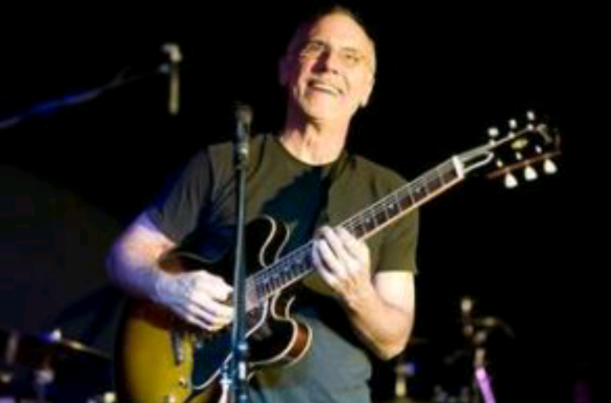 Larry Carlton