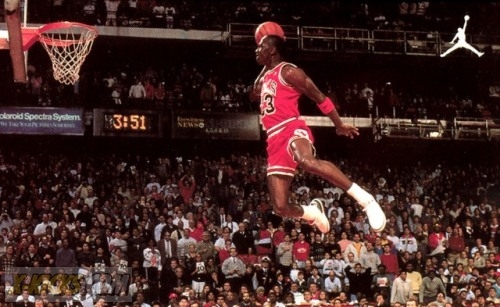 穿著Air Jordan 3的喬丹完成驚天一扣