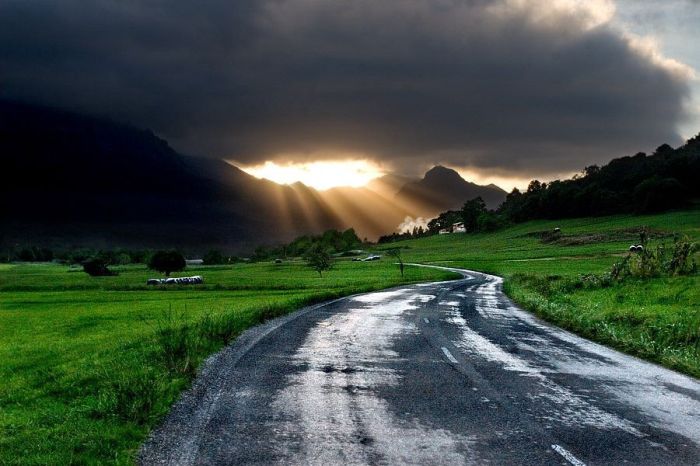 崎嶇山路