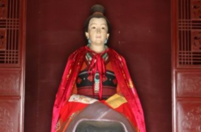 女祿