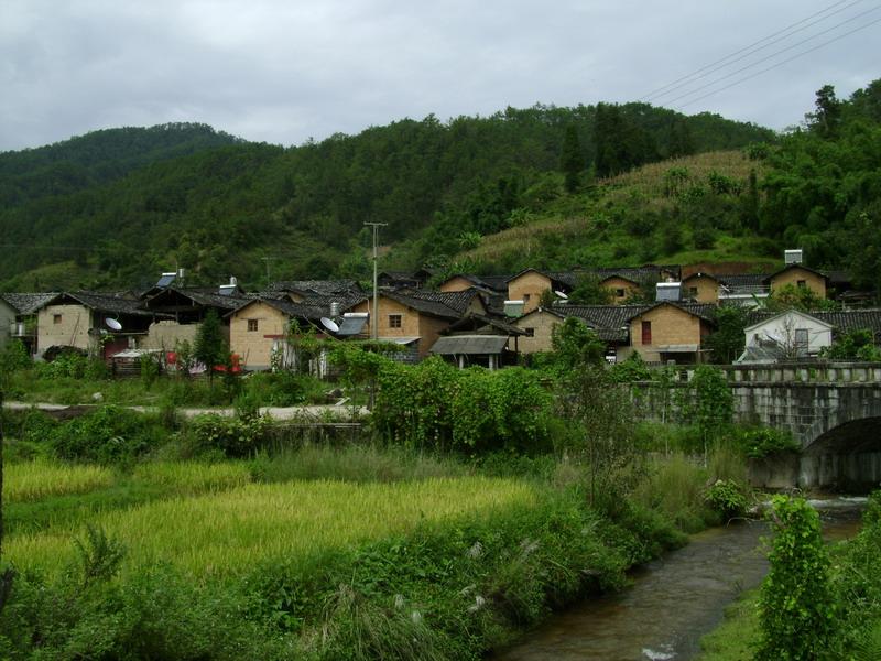 勐隴村