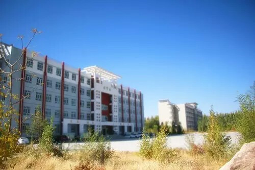 新疆鐵路高級技術學院