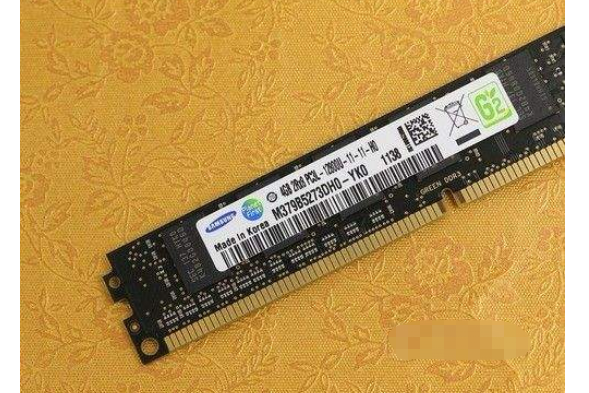 三星 4GB DDR3 1600(MV-3V4G3/CN)