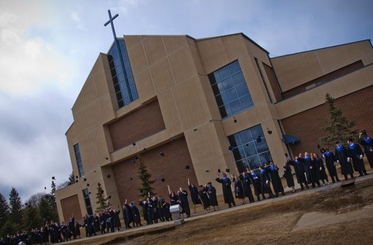 布賴爾克雷斯特學院與神學院