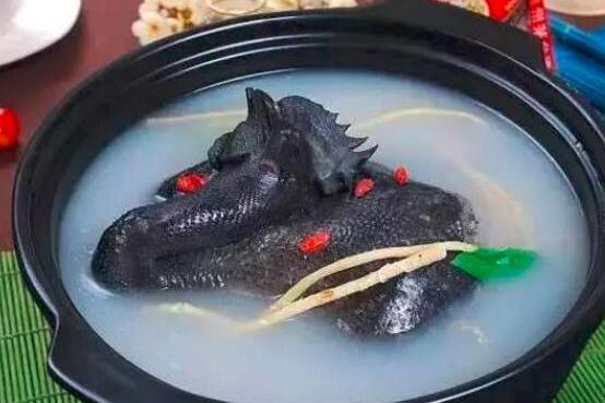 茄根烏雞湯