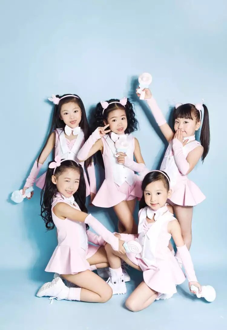 mini girls