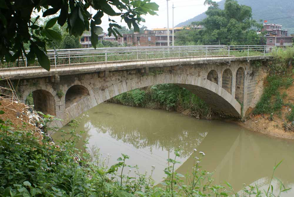 鵬峰村