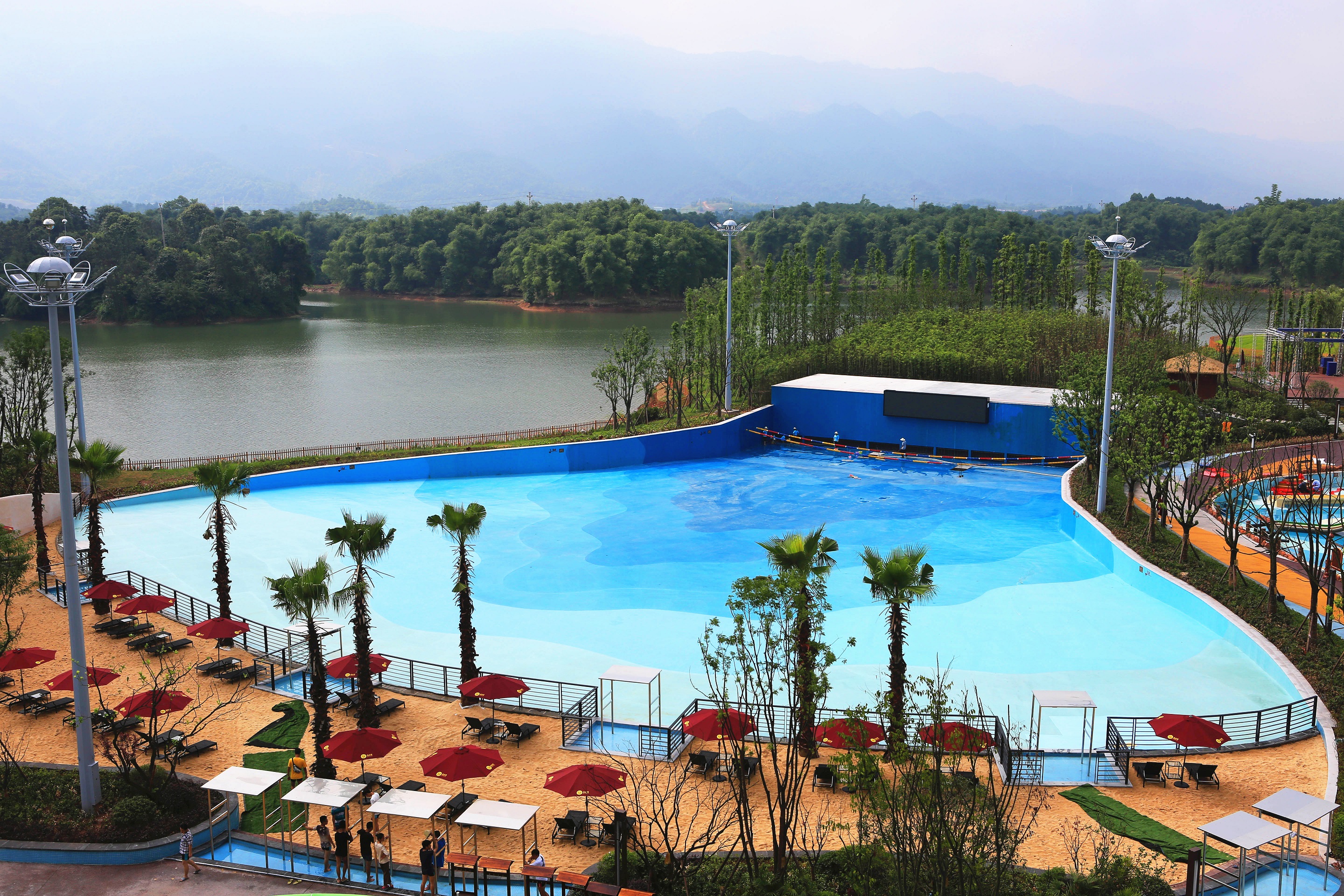 龍水湖水樂園