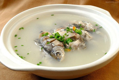 鯽魚白玉湯