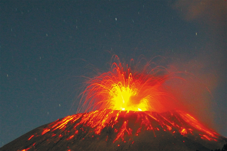 士拉末火山