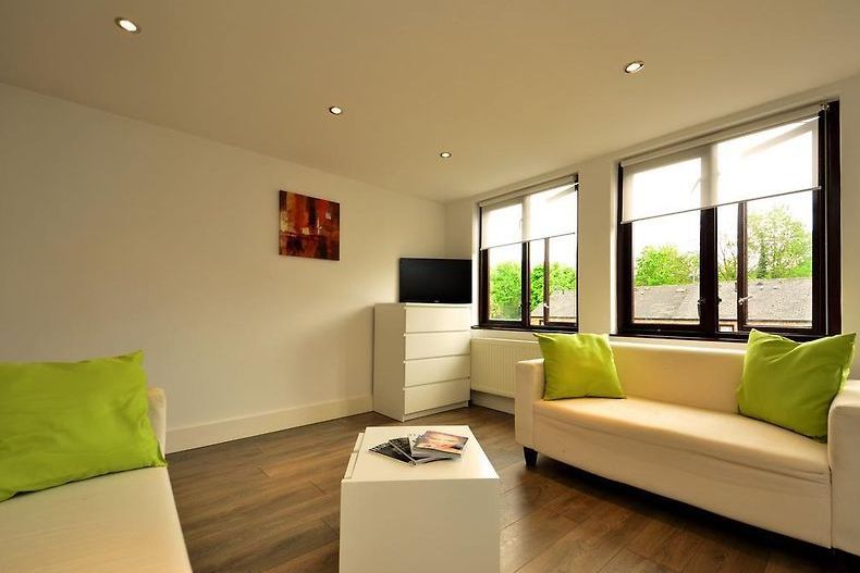 W14 Apartments - Battersea Apartment