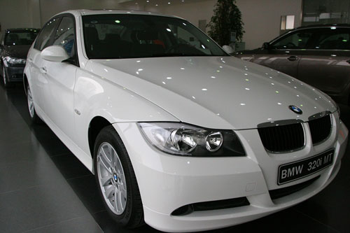 BMW 325I領先型